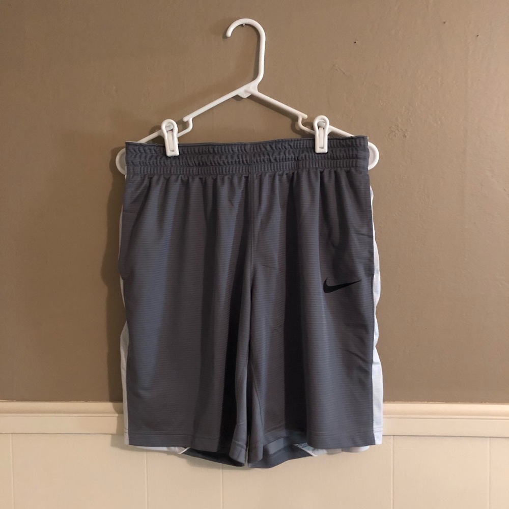 NWT Gray Women’s Nike Basketball Shorts Large